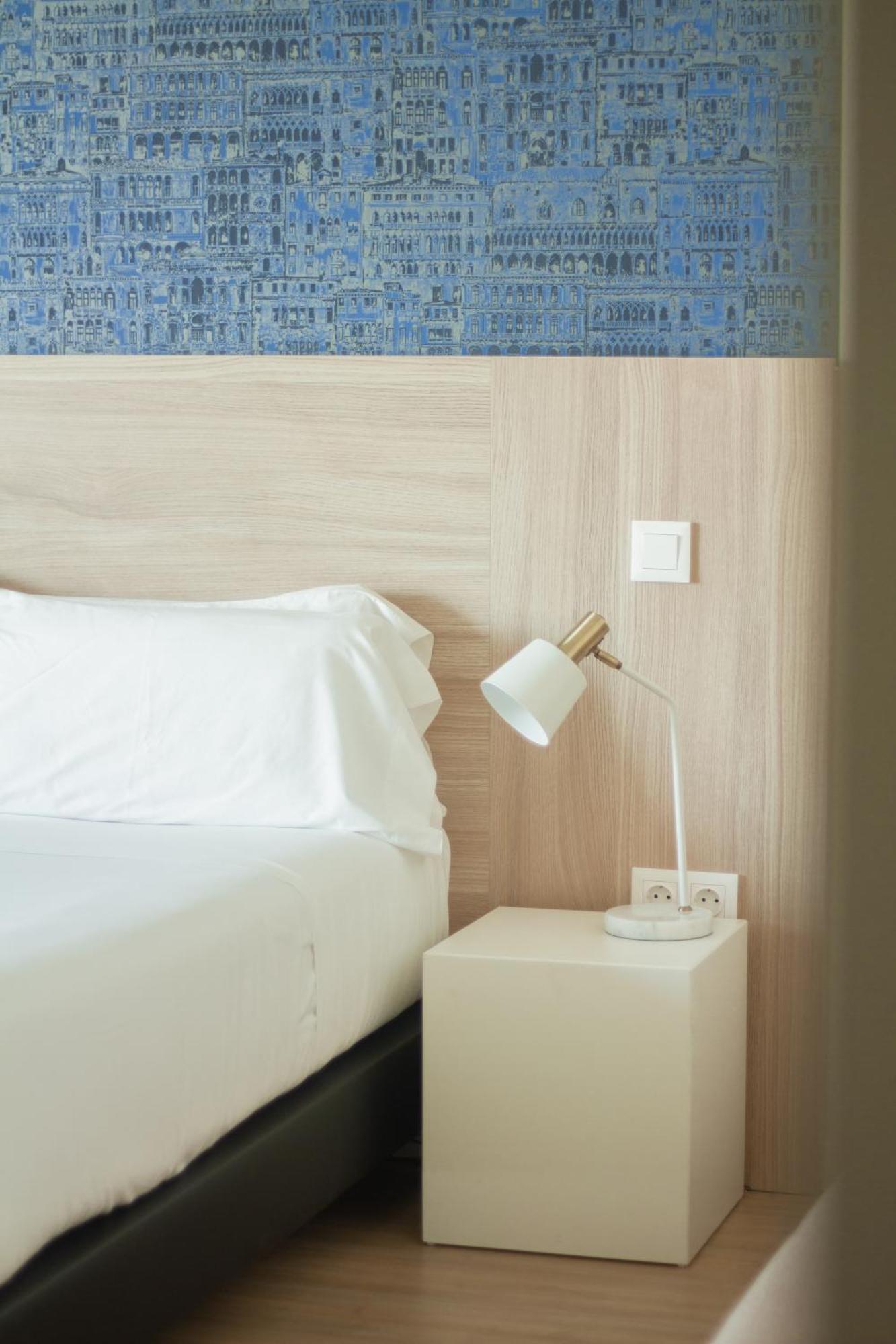 Room Select Porto Suites Exteriör bild